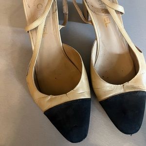 Chanel Tan Leather Cap Toe CC Slingback Pumps Size EU 40 US 10